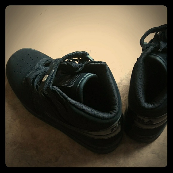 Boys Fila Sneakers - Picture 1 of 3